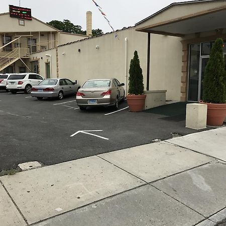 Waterbury Big Apple Motel Buitenkant foto