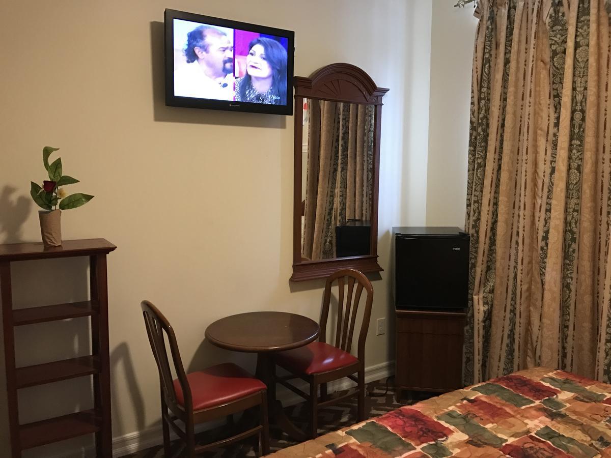 Waterbury Big Apple Motel Buitenkant foto