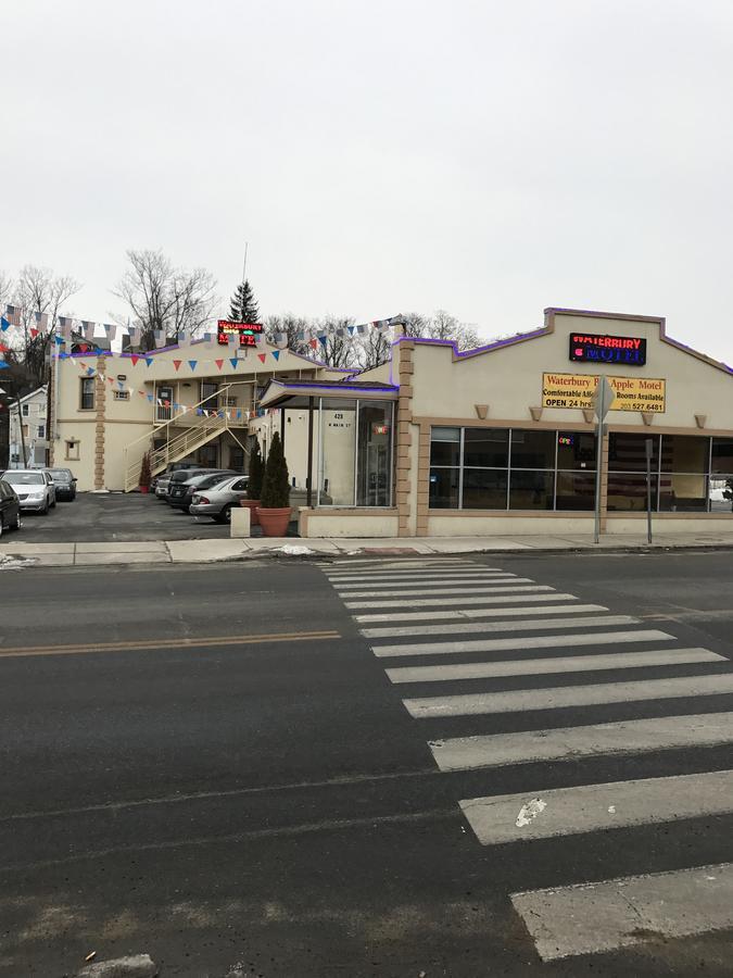 Waterbury Big Apple Motel Buitenkant foto